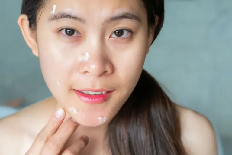 Salicylic Acid Vs Benzoyl Peroxide Which Is Better For Acne and benzoyl peroxide serum